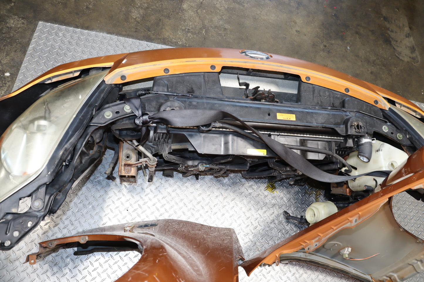 JDM 2003 2004 2005 2006 NISSAN 350Z COMPLETE FRONT NOSE CUT AND REAR END SWAP