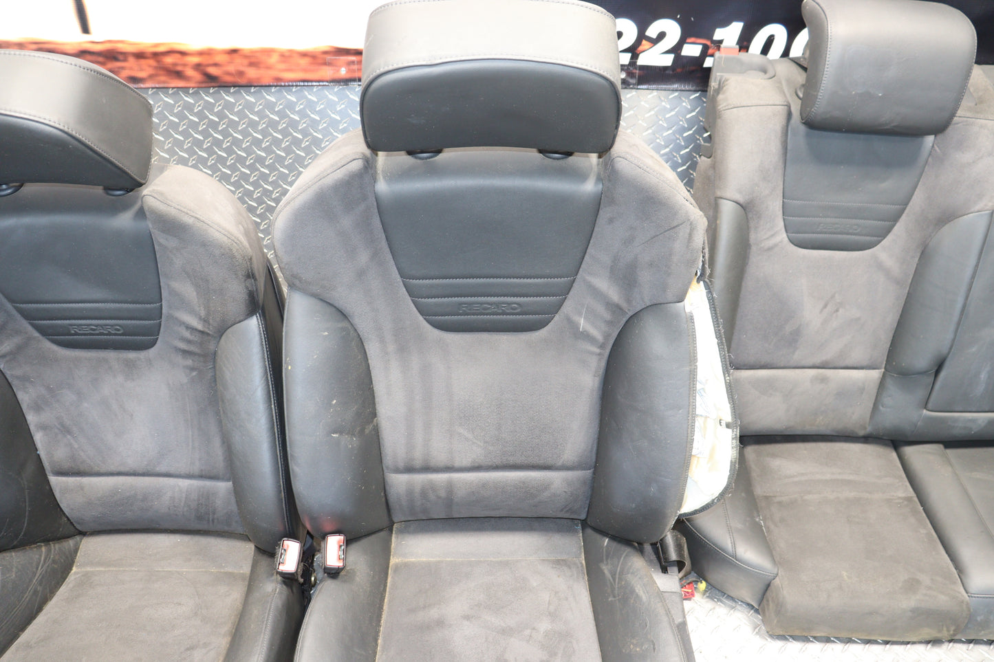 JDM 2005 - 2008 AUDI S4 B7 SEDAN AVANT COMPLETE FRONT AND REAR RECARO SEATS