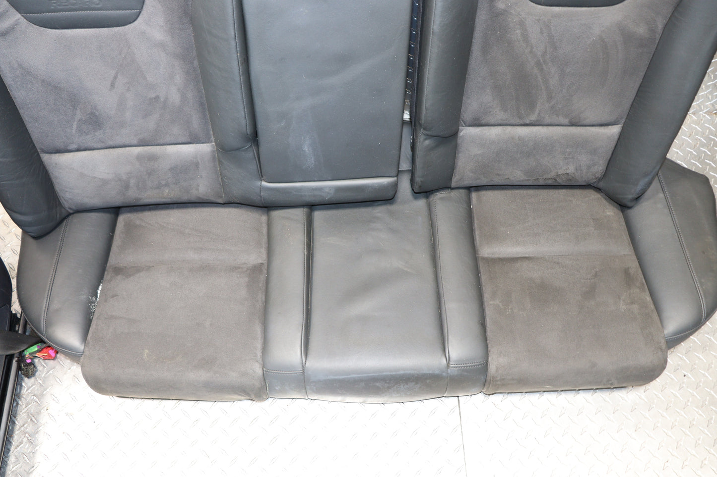 JDM 2005 - 2008 AUDI S4 B7 SEDAN AVANT COMPLETE FRONT AND REAR RECARO SEATS