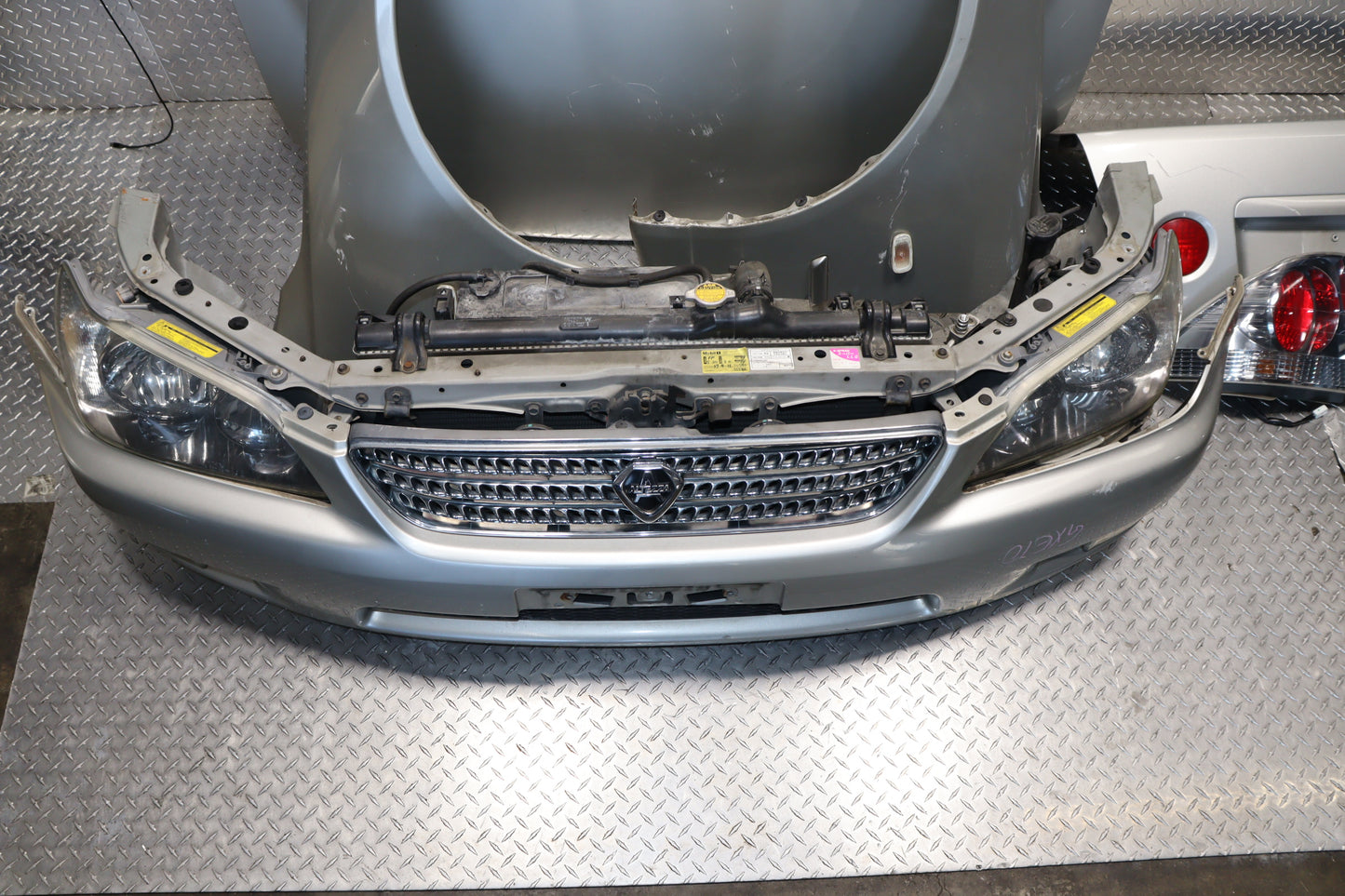JDM 1998 - 2005 TOYOTA ALTEZZA SX10 LEXUS IS300 COMPLETE FRONT NOSE CUT AND REAR END SWAP