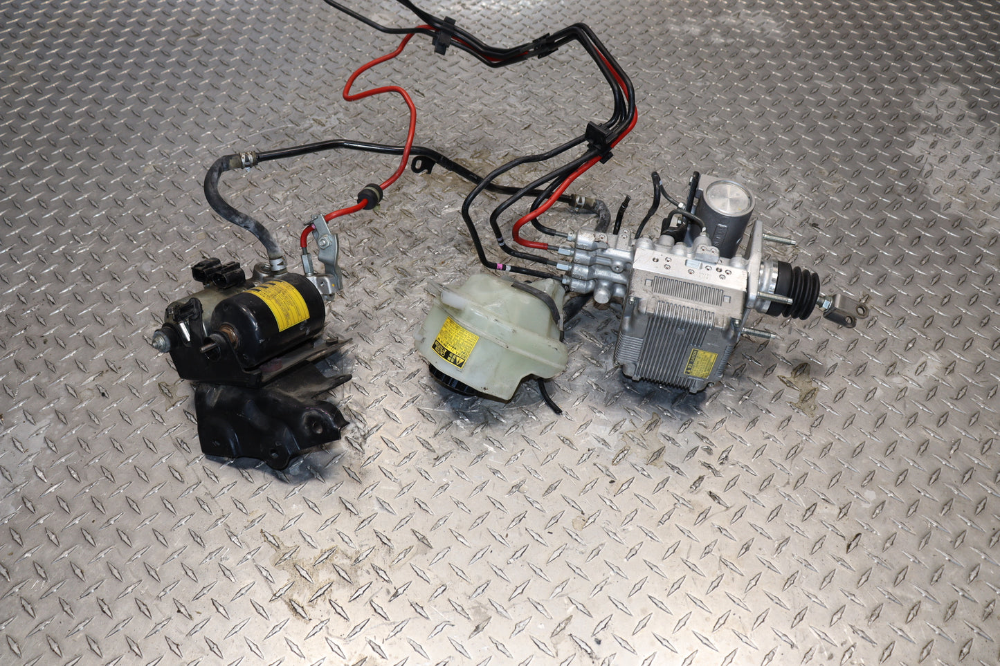 JDM 2010–2015 Toyota Prius Hybrid ABS Brake Pump Booster Anti-Lock Actuator OEM